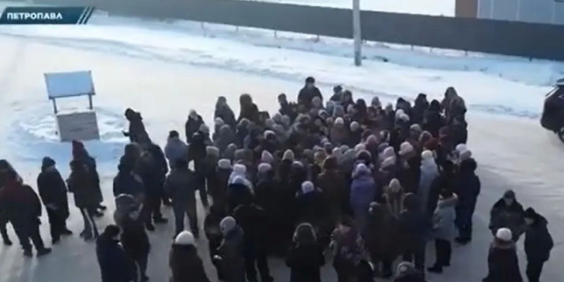 «Емханада емделе алмаймыз»: Петропавлда тасқыннан зардап шеккен тұрғындар жанайқайын айтты