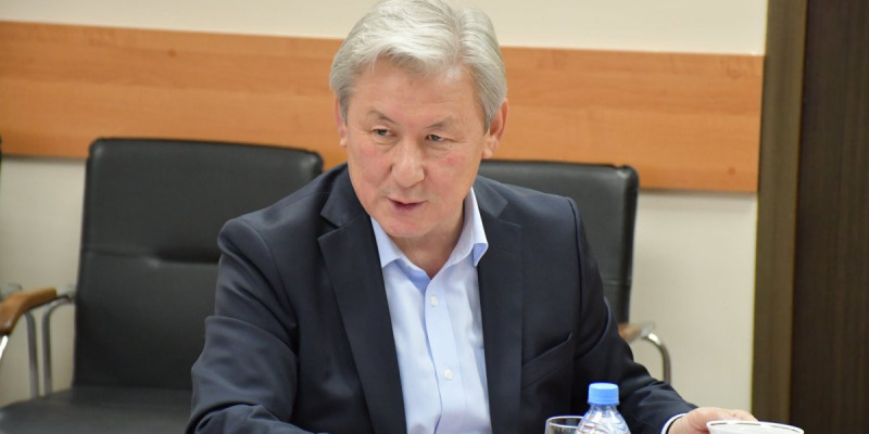 Қазақстандағы білім және тәрбие беру жүйесі зайырлы екенін Конституцияда бекіту қажет – Жақсыбек Құлекеев