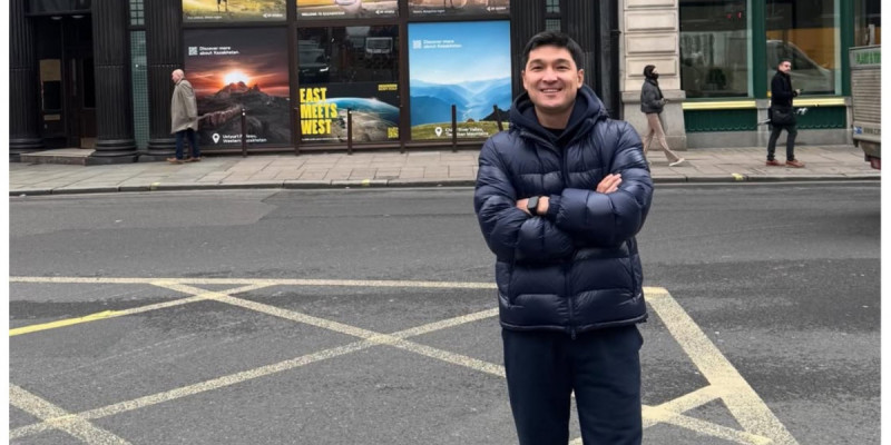 "Бойымызды қуаныш кернеді": Елдос Ахметов Лондонға сапары жайлы айтты