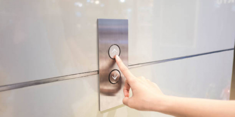 Шымкентте лифт құлап, бір адам жарақат алды