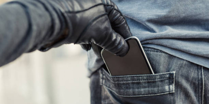 Алматыда ұрланған смартфондарды өткізумен айналысқан жасырын арна әшкереленді