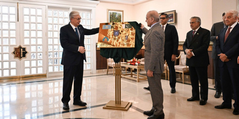 Қасым-Жомарт Тоқаев пен Шахбаз Шариф Исламабадта спорт кешенінің ашылу рәсіміне қатысты