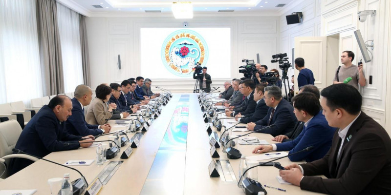 Конституцияға енгізілетін түзетулер Алматы жұртшылығымен өткен кездесуде түсіндірілді