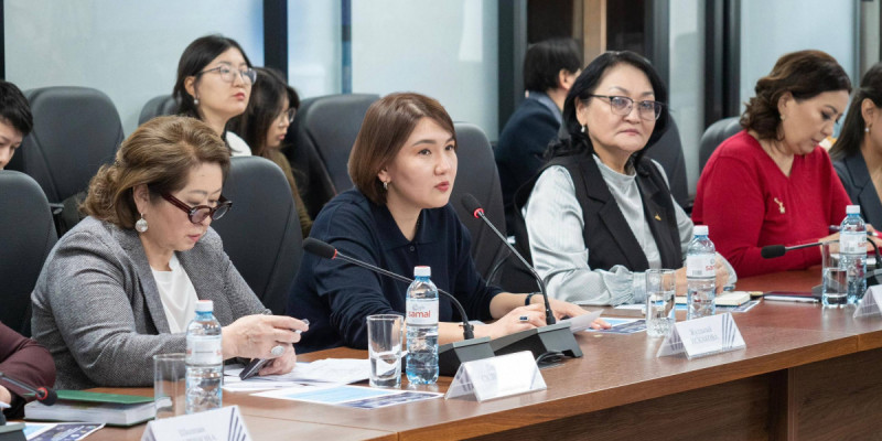 Астанада өткен жиында жаңа Конституция жобасындағы отбасының рөлі талқыланды