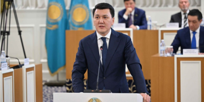 Шын мәнінде халықтық Конституция – Ерлан Қарин жаңа Ата Заңның ел болып жазылып жатқанын айтты