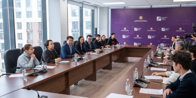 Волонтерлер жаңа Конституция жобасын қолдау жөнінде үндеу жариялады