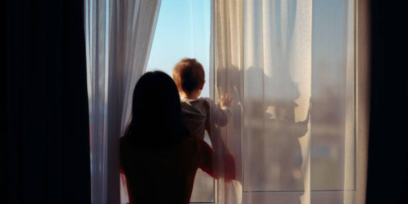 Тараздық әйел екі баласын 5-қабаттың терезесінен лақтырып жіберген