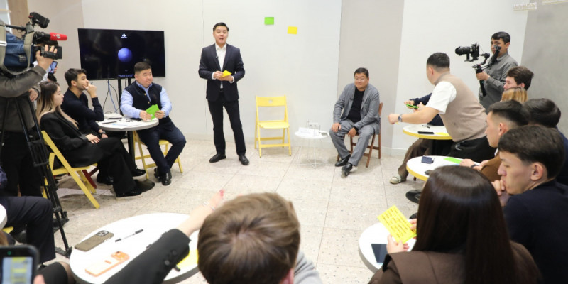 Алматылық жастар жаңа Конституция жобасын қолдады