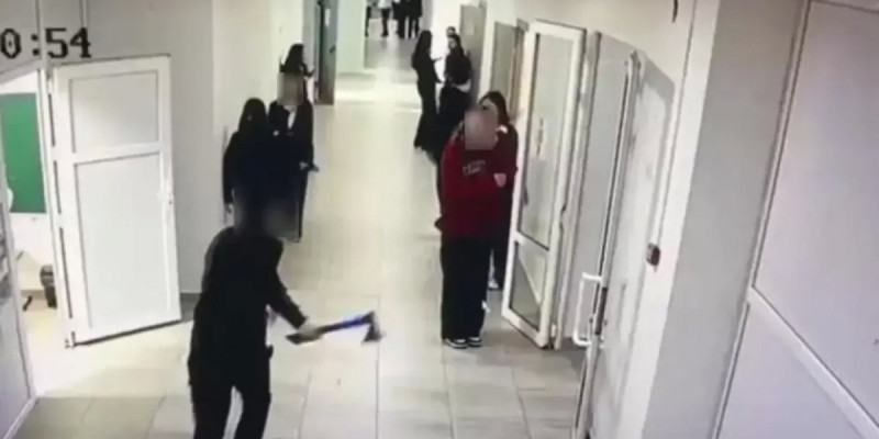 "Балта табылмаған": Атырауда қамауға алынған оқушы мектепке оралды