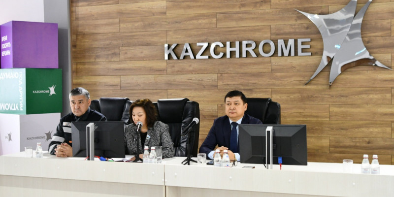 Ақтөбелік кәсіпорын жұмысшыларына жаңа Конституцияның басымдықтары айтылды