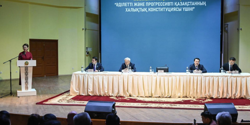 Алматыда «Әділетті және Прогрессивті Қазақстанның Халықтық Конституциясы үшін!» Жалпыұлттық коалициясының мүшелері шығармашылық зиялы қауым өкілдерімен кездесті