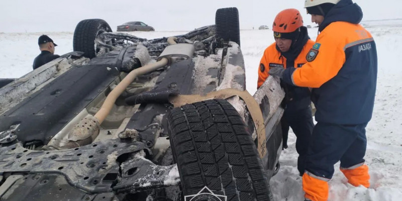 Жамбыл облысындағы тас жолда автокөлік аударылды