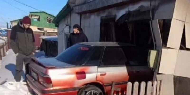 Петропавлда екі көлік жеке тұрғын үйге соқтығысты