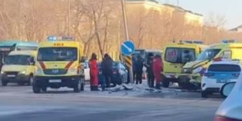 Қарағандыда жедел жәрдем көлігі Hyundai автокөлігімен соқтығысты: Зардап шеккендер бар