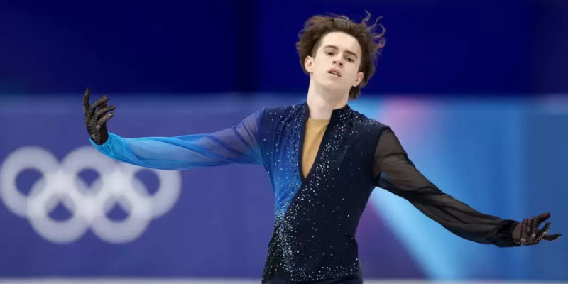 Михаил Шайдоровтың чемпион атанғанда киген костюмін отандық дизайнерлер дайындаған