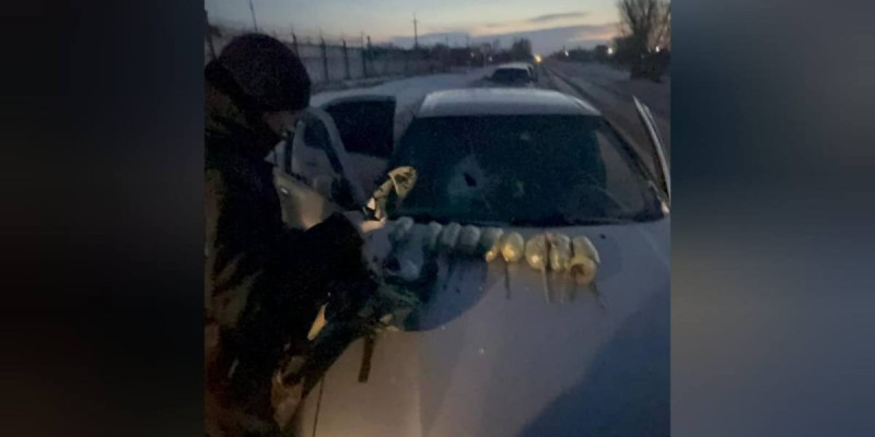 Семейде колония аумағына 2 келі марихуана лақтырмақ болғандар ұсталды