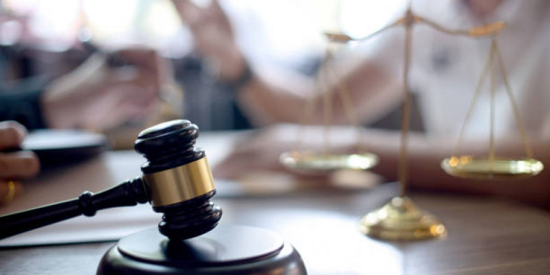 Қызылордада дәрігерді жағасынан алып, жұдырық жұмсаған әйелге үкім шықты