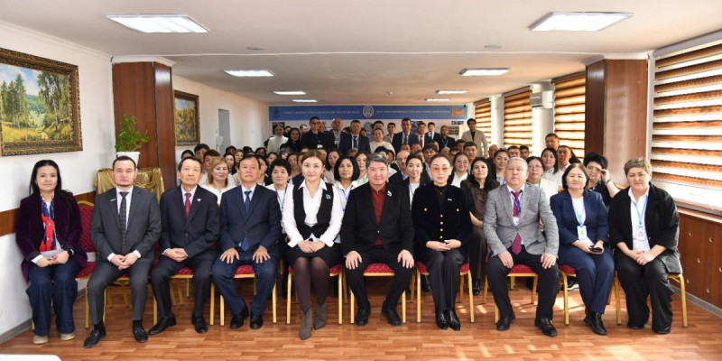 Еңбек ұжымдарымен ашық диалог: Шымкентте Конституция жобасы талқыланды