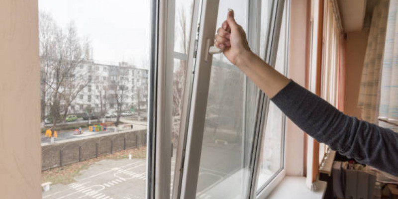 Петропавл мектептерінің бірінде оқушы терезеден құлап кетті