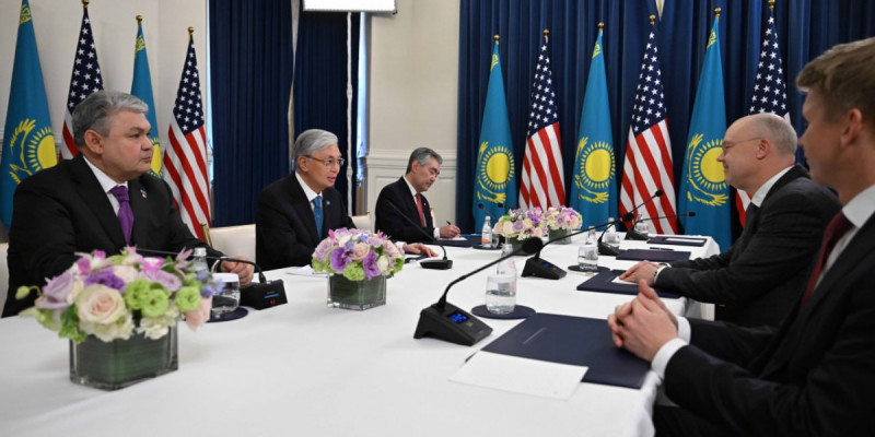 Президент Mars компаниясының бас атқарушы директоры Пол Вайраухты қабылдады