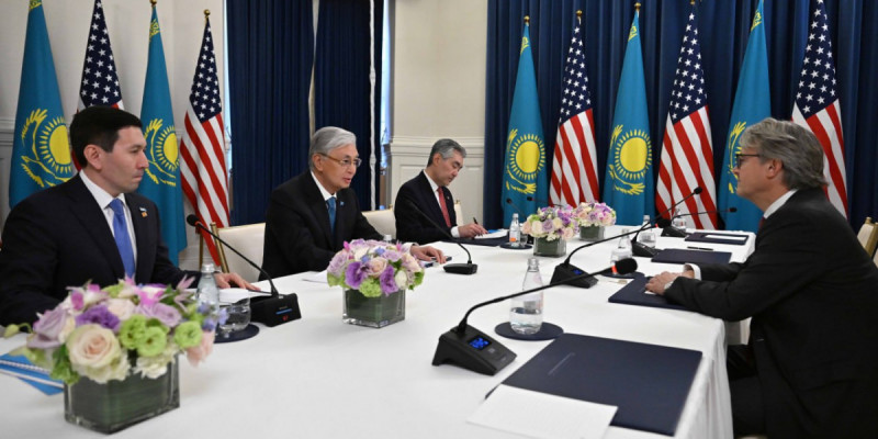 Қасым-Жомарт Тоқаев Ashmore Group компаниясының бас директоры Марк Кумбсты қабылдады