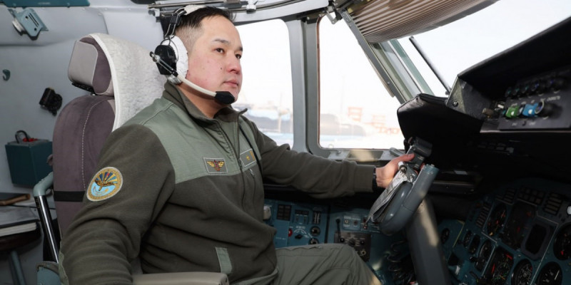 Ұлттық ұлан командирі әуе кеңістігінде 900 сағат ұшқан