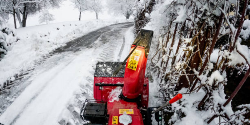 ШҚО-да жол тазалаушы техникаға қызмет көрсету кезінде қайтыс болды