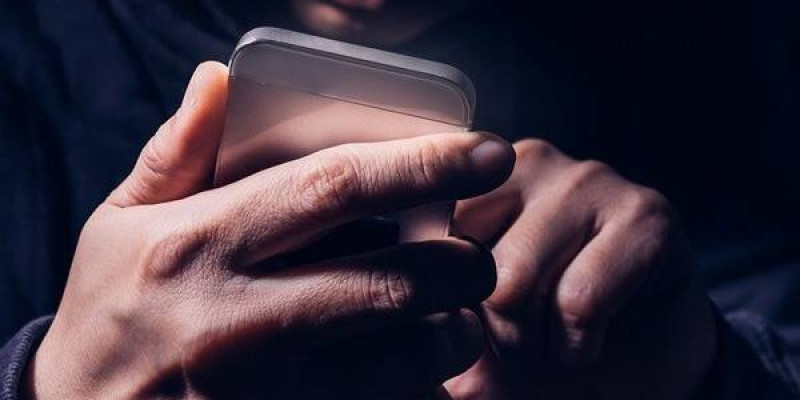 Петропавл тұрғыны алаяққа 2 млн теңгесін беріп жіберген