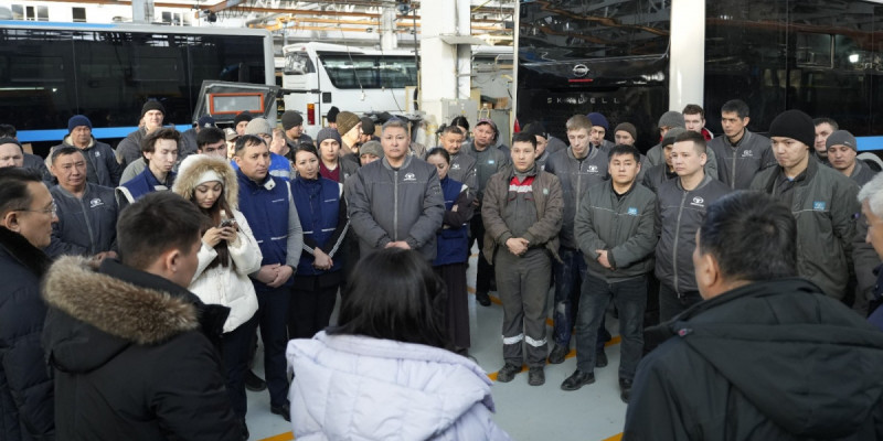 Семейдегі «DAEWOO BUS KAZAKHSTAN» ЖШС жұмысшылары жаңа Конституцияға қолдау білдірді