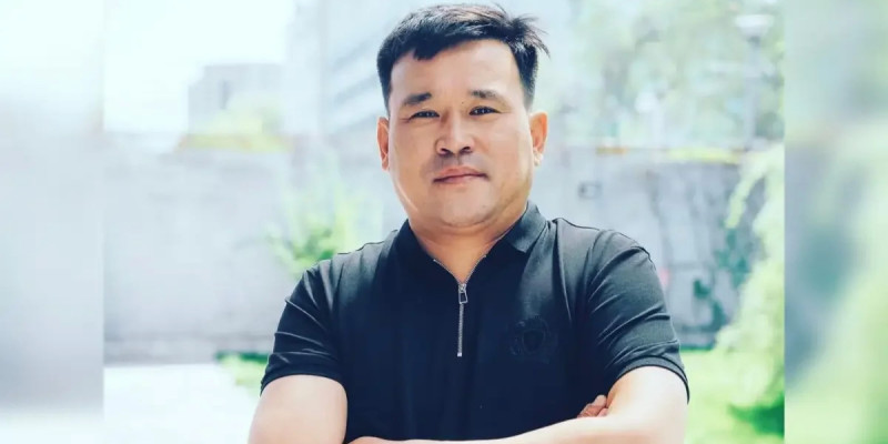 «Алты балам ауырғанда жыламаппын»: Қанат Әлжапбаров Жапониядағы маймылға жанашырлық танытты