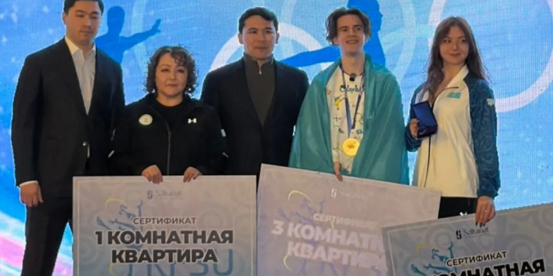 Михаил Шайдоров пен Софья Самоделкинаға пәтер кілті табысталды