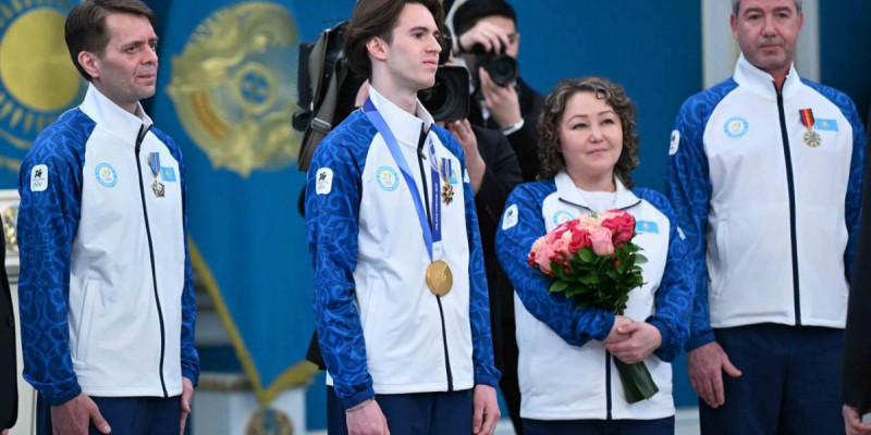 Қасым-Жомарт Тоқаев Михаил Шайдоровтың бапкері Алексей Урмановқа ризашылығын білдірді