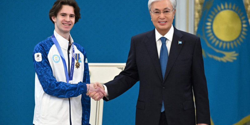 Президент Михаил Шайдоров пен оның бапкерін мемлекеттік ордендермен марапаттады