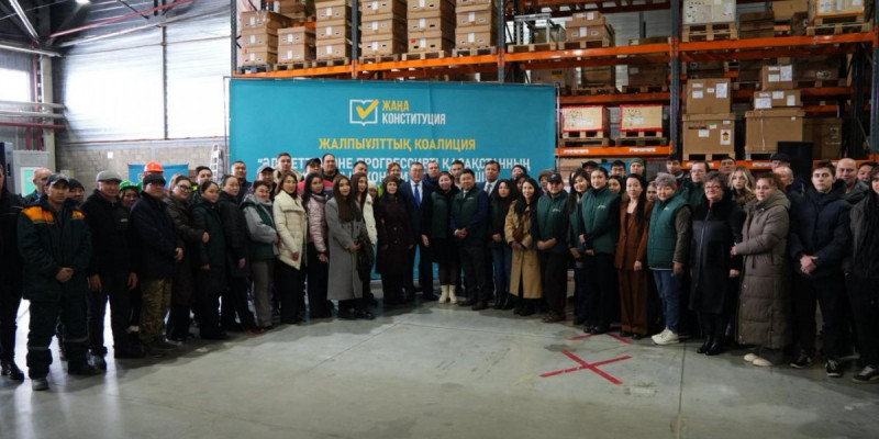 Алматы облысы әкімі кәсіпорын қызметкерлеріне референдумның маңызын түсіндірді