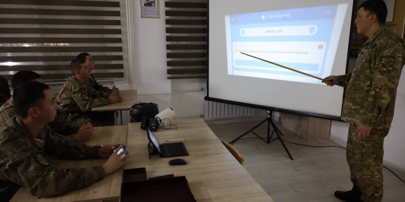 Ұлттық ұланның әскери тәрбиешілері бірегей мобильді қосымшаны тестілеуден өткізді