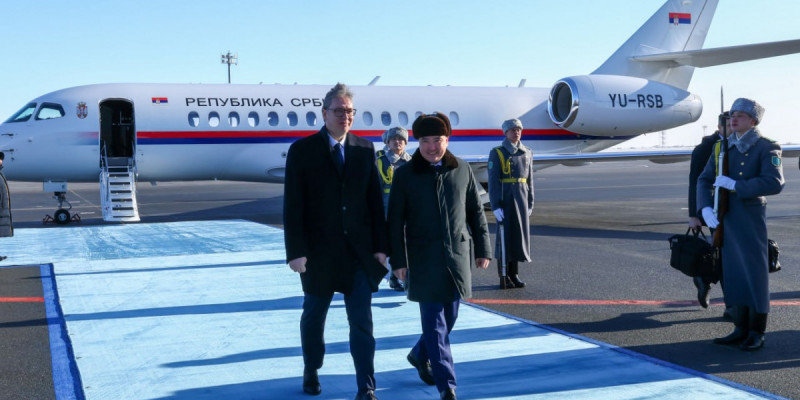 Сербия президенті ресми сапармен Астанаға келді