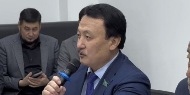 Айтыскерлер жаңа Конституцияға өлеңмен қолдау білдірді