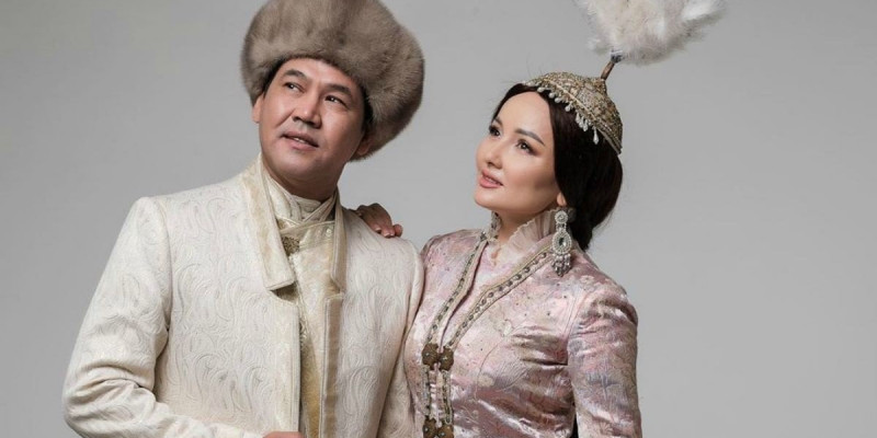 Дубайда қалған Жанболат пен Жазираны елшілік өкілдері арнайы ұшаққа отырғызбай қойған