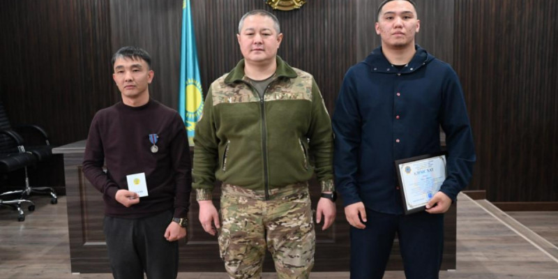 Әскери қызметкер өрт кезіндегі ерлігі үшін медальмен марапатталды