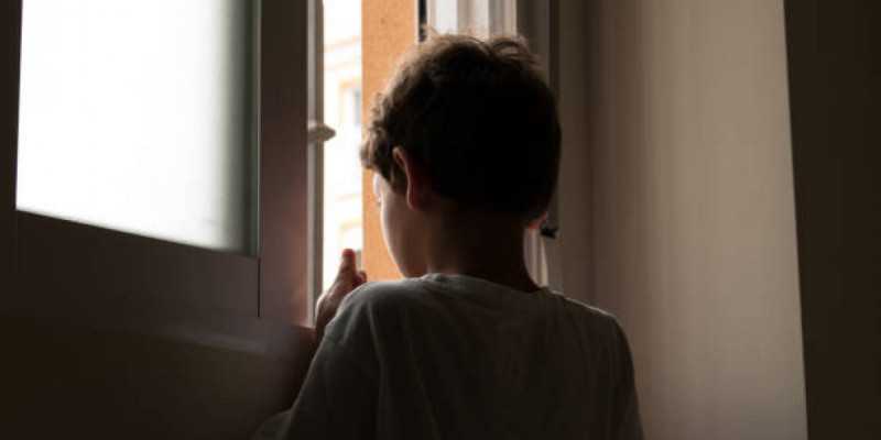 Ақмола облысында 7 жастағы бала биіктен құлап кетті