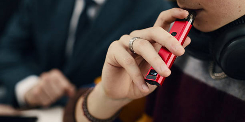 Абай облысында вейптерді заңсыз сатқандарға үкім шықты