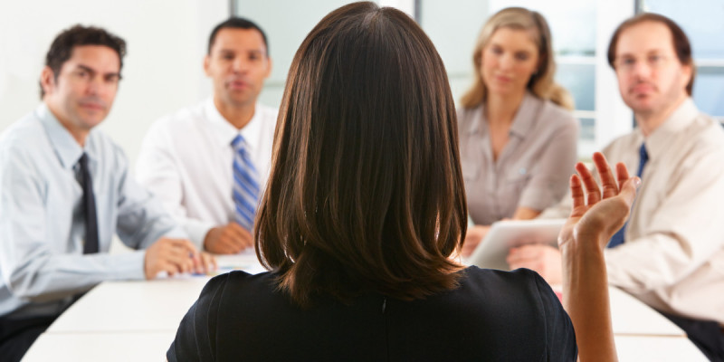 Әйел бастаған көш оңады