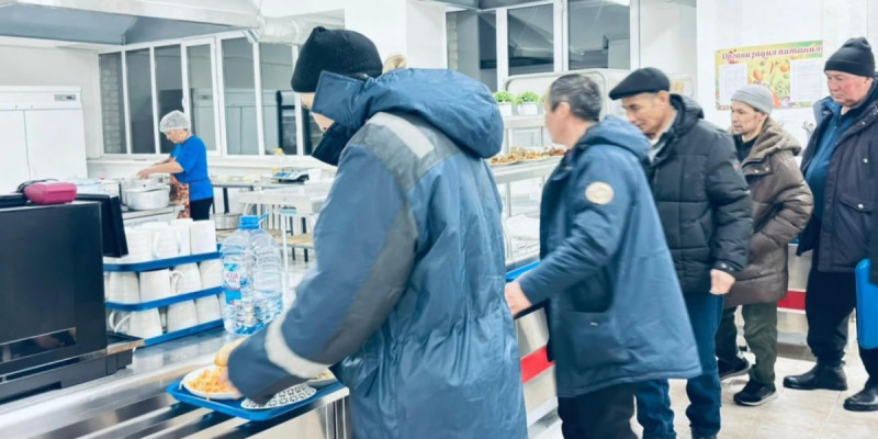 Ақтөбе облысында жолда қалған 95 адам эвакуацияланды