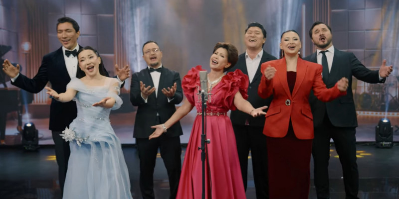 Мәдениет және өнер қайраткерлері «Халықтың Ата Заңы» атты ән жазды