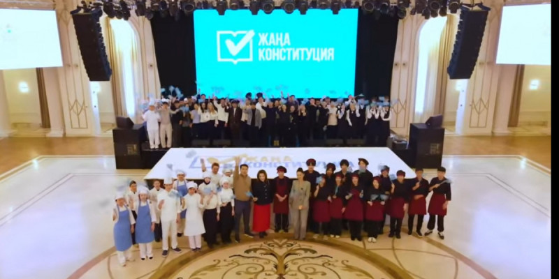 Астаналық кондитерлер салмағы 1,5 тонна торт әзірледі