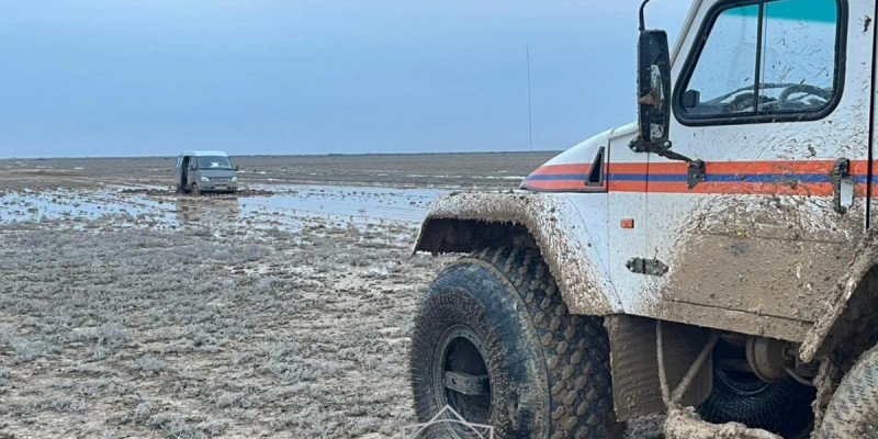 Қызылордада құтқарушылар 2 күн далада қалған жолаушыларға көмектесті