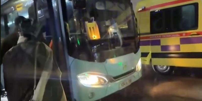 Таразда жолаушы автобус жүргізушісіне пышақ жарақатын салды