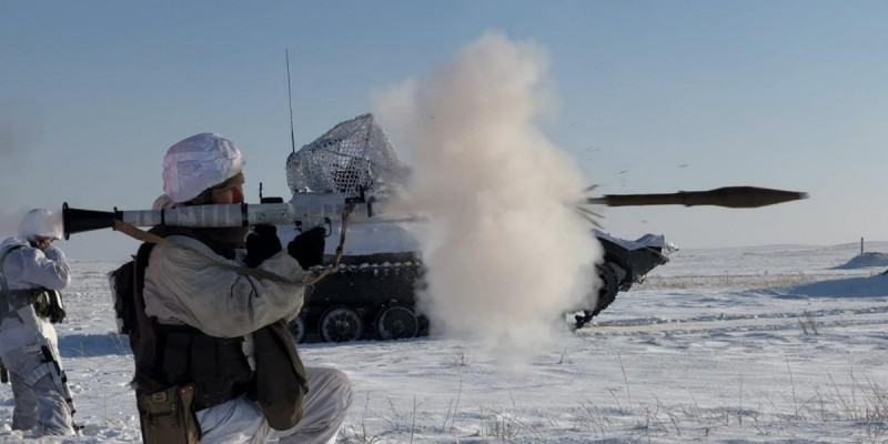 Өскемен гарнизонында әскери қызметкерлер атыс дайындығы бойынша сабақтар өтті
