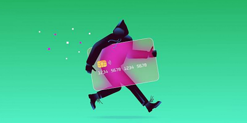 Елорда тұрғыны үш картасын алаяққа бергені үшін сотталды