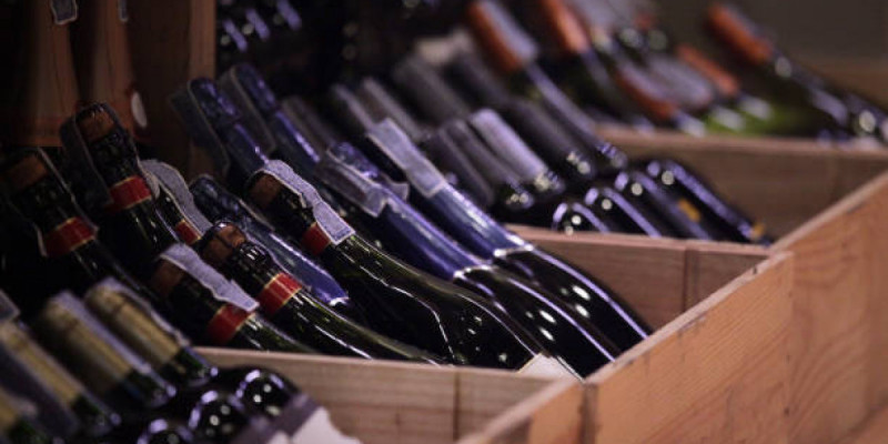 Алматыда бір тоннадан астам алкоголь өнімі тәркіленді